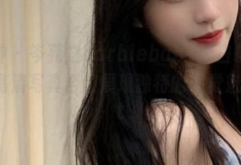 推女神 – 岑苑之barbiebaby黑白摄影之旅：高清写真合集展现独特的视觉魅力.txt