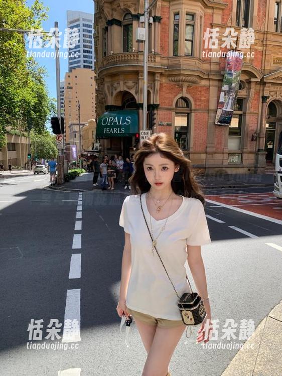 推女神 - 图片解析：徐妍馨Mandy的浴室写真捕捉温柔与优雅的瞬间.txt