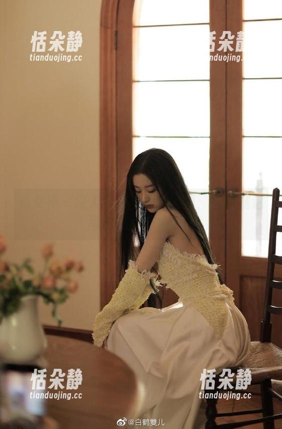 推女神 - 深入梁晶莹黑丝世界：绝美精选写真作品合集.txt