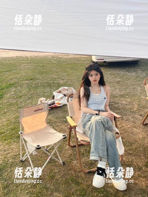 推女神 - 想看雪Baby的美腿写真吗？在线欣赏精彩图片，感受美的震撼！.txt