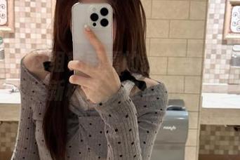 星颜社 – 这组韩雨嘉的教室写真套图简直是我的审美新标准，你们的学习呢？.txt