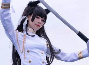 走近星黛鹿鹿i：精选图片揭示路人女主英梨梨皮衣背后的时尚秘密.txt