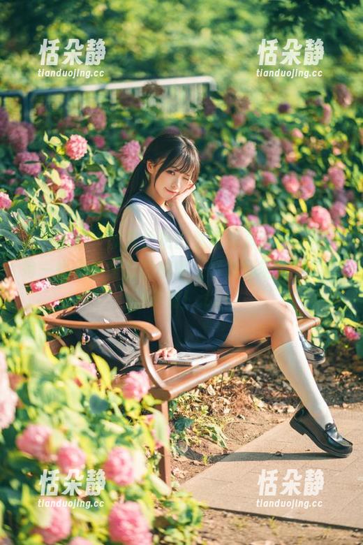 月下摄影 - 欣赏恰恰的透明写真作品，揭开每一幅作品背后的故事，寻找到属于你的美好时刻！.txt
