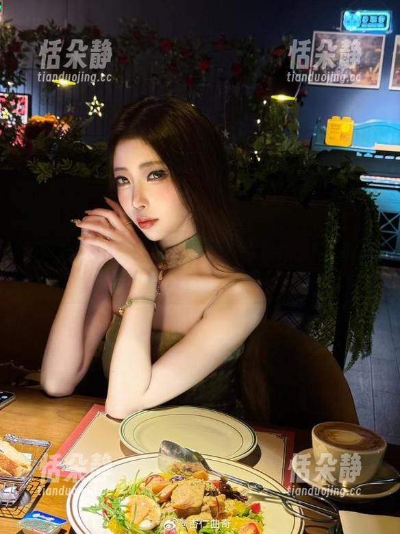 不可错过的杏仁曲奇写真合集：生徒会坏猫猫的网盘资源整理.txt
