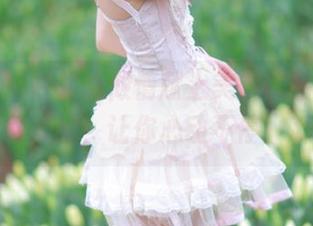 果团网 – 钟紫怡倾情献上美脚作品，免费下载美图，让你心动不停！.txt