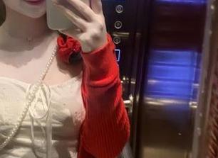 果团网 – 甜美气息尽显！龚玥菲私拍制服图包上线，快来下载.txt