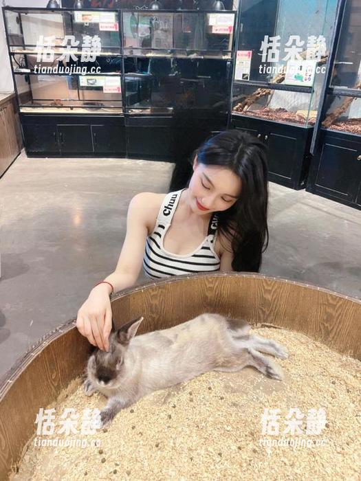 果团网 探索妹妹的秘密花园:果团网无圣光图包大揭秘.txt