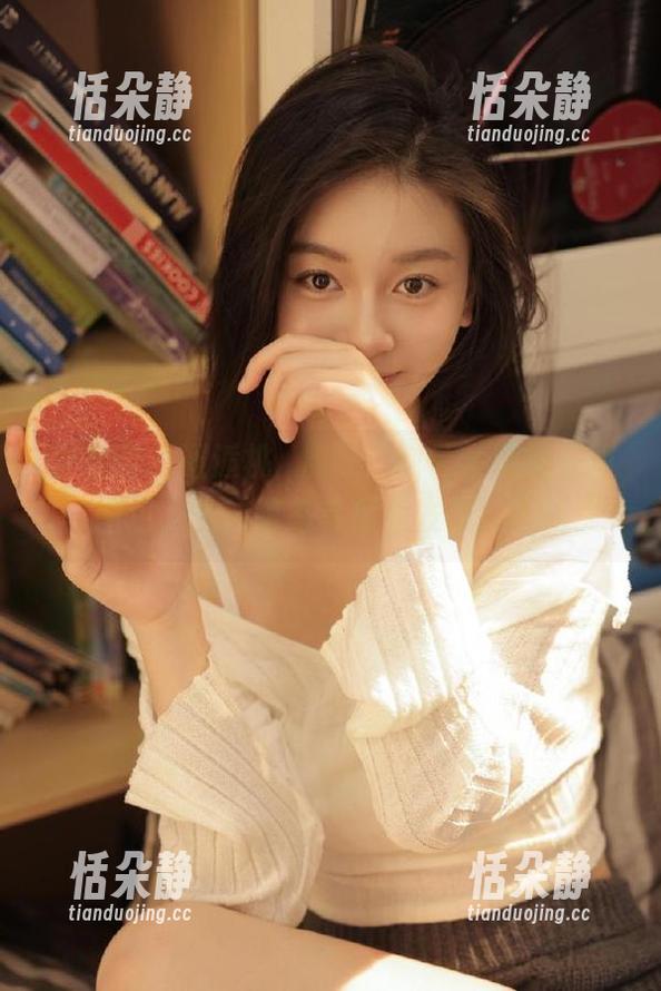 微密圈 - 邂逅桃沢樱呀，纯情学院风美图图包，全新萌态等你来发现！.txt