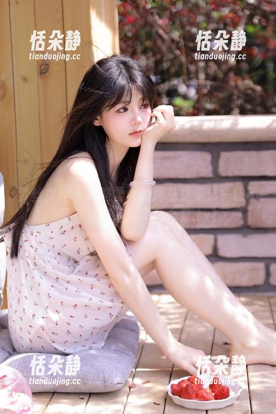 梦丝女神 - 领略雪馨的网袜之美：一场不可错过的写真作品合集.txt
