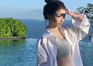 森萝财团 – 这一波Aika白丝80D写真图集，简直是夏日小清新的最佳代言人！.txt
