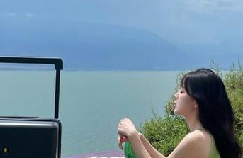 模范学院 – yoo优优四川旅拍写真图包：悦享川蜀之美，带你走入梦幻旅程.txt