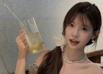 模范学院 – 唐琪儿Beauty旗袍写真灵感：原图与图片为你呈现古典与时尚的融合.txt