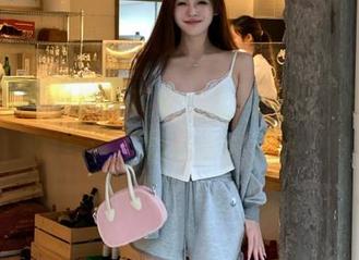 模范学院 – 夏玲蔓空姐免费图包，谁说好写真不能白拿？.txt