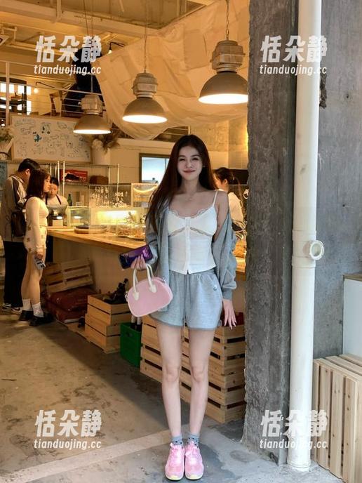 模范学院 - 夏玲蔓空姐免费图包，谁说好写真不能白拿？.txt