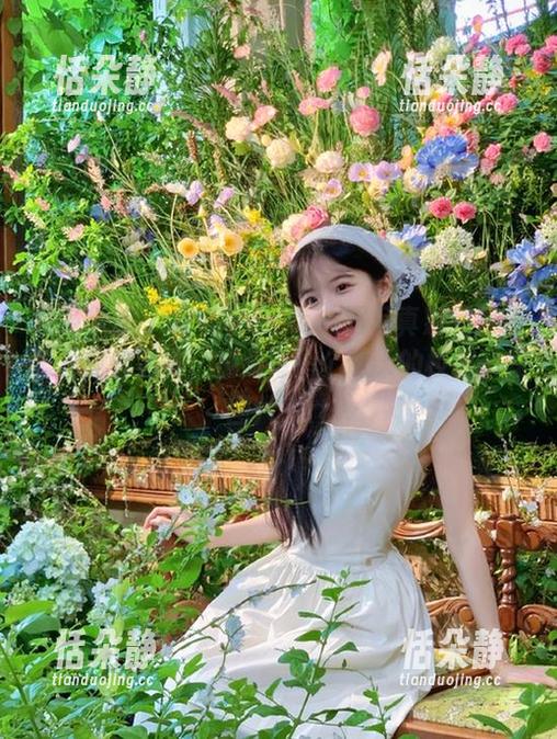 模范学院 - 杨可可coco校服写真系列：无圣光的自然美，捕捉每一个动人的校园瞬间图片.txt