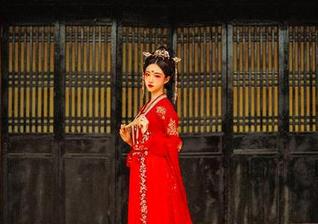 沧霁桔梗微博图集大揭秘，作品里的每一张都像故事一样！.txt