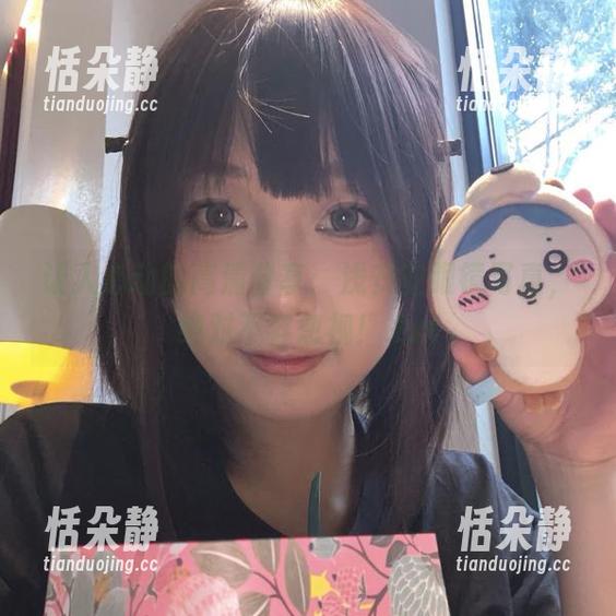 让人心动的高清分享：浅安安眼镜写真，绝对不容忽视！.txt