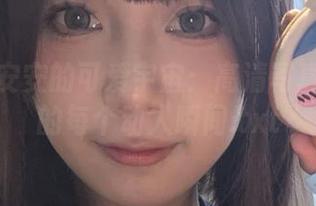 探索浅安安的可爱宇宙：高清写真捕捉她的每个动人瞬间.txt