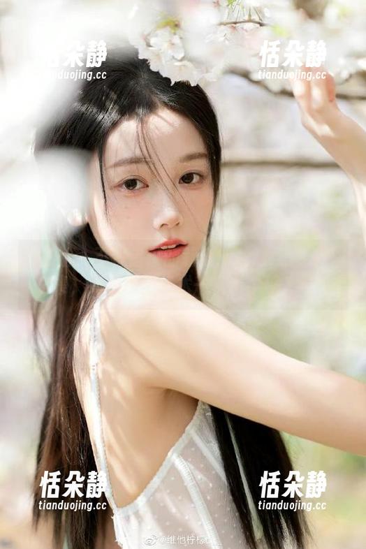 爱蜜社 - 不容错过的莉娜lena女王免费图集，绝美摄影艺术一次看个够.txt