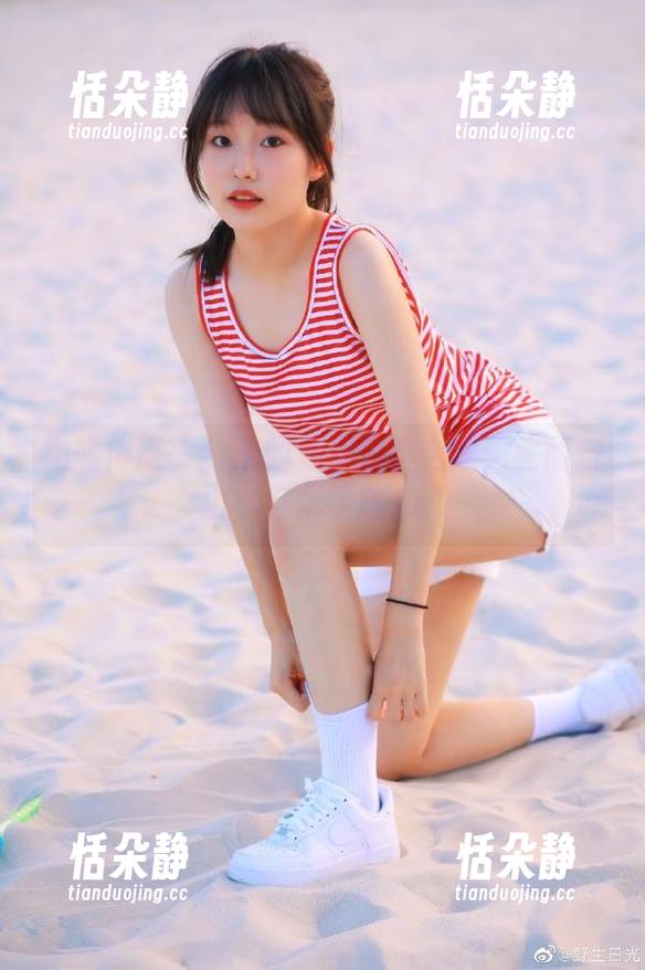 物恋传媒 - 兮兮的私房写真合集：生而自由，自由绽放.txt