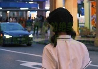 甜予摄影 – 齐齐教室的绝美瞬间：原图带你领略她的动人图片魅力.txt