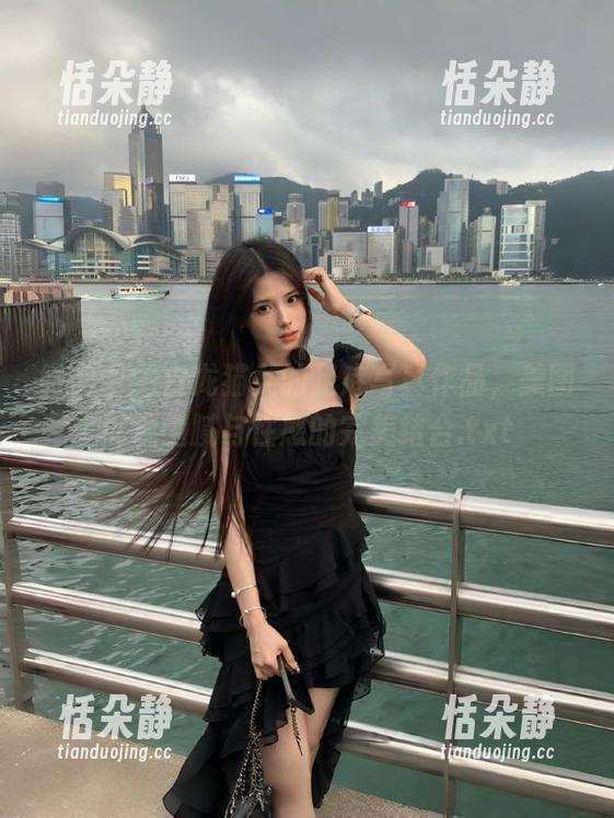 微密圈 - 白龙猫女的足底写真作品，美图展现细腻与性感的完美结合.txt
