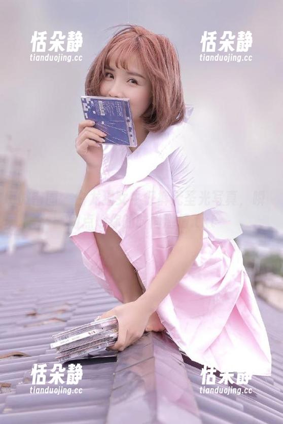 微密圈 - 白龙猫女牛仔裤无圣光写真，瞬间点燃你的时尚激情.txt