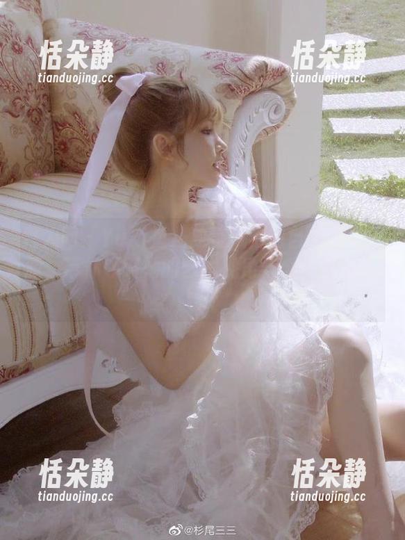 秀人网 - Yuki鱼儿独特风格的自拍原图资源，带你领略她的艺术视角与个性魅力。.txt