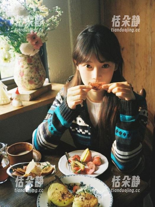 秀人网-z杯悠悠 秀人网 - z杯悠悠私拍图集:白衬衫与欲望的碰撞,谁说她只会甜美?.txt