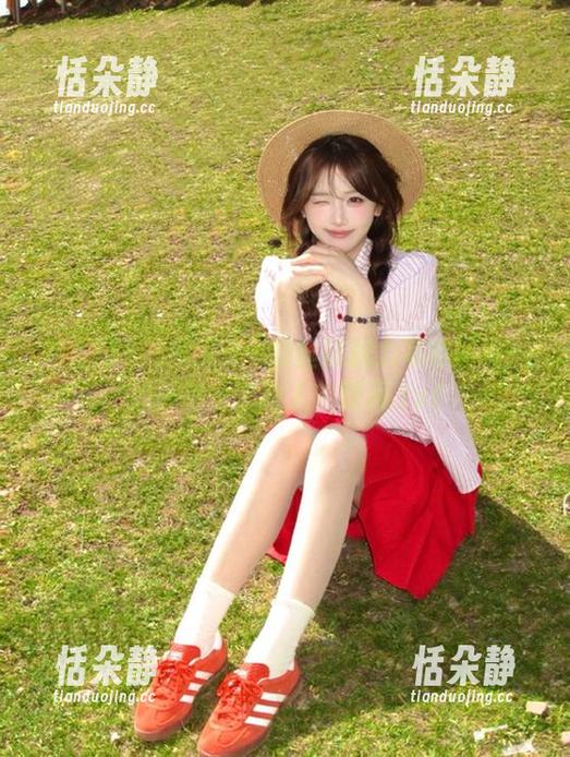 秀人网-七七kiko 秀人网 - 七七kiko的丝袜魅力写真图库:捕捉每一个动人的瞬间.txt