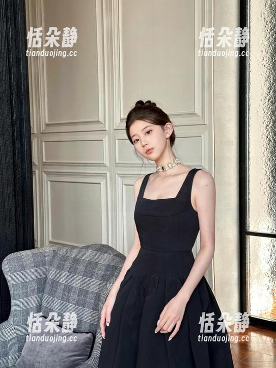 秀人网 - 甘甜旅拍时光，尽在“呆呆的瑞bb”魅惑的写真图集中绽放！.txt