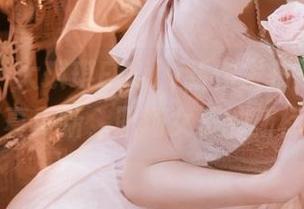 秀人网 – 大琪琪Emily新作发布：时尚职业装写真更新，职场女子的新标杆.txt