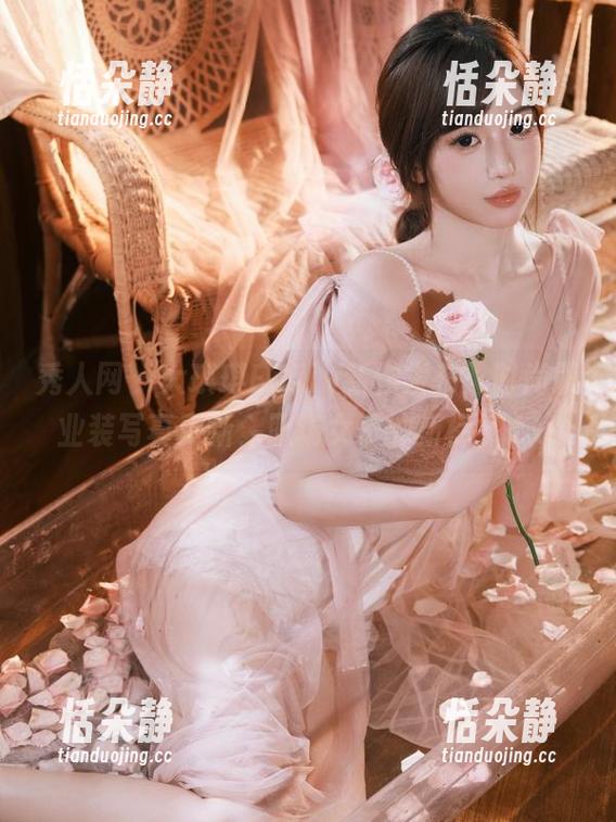秀人网 - 大琪琪Emily新作发布：时尚职业装写真更新，职场女子的新标杆.txt
