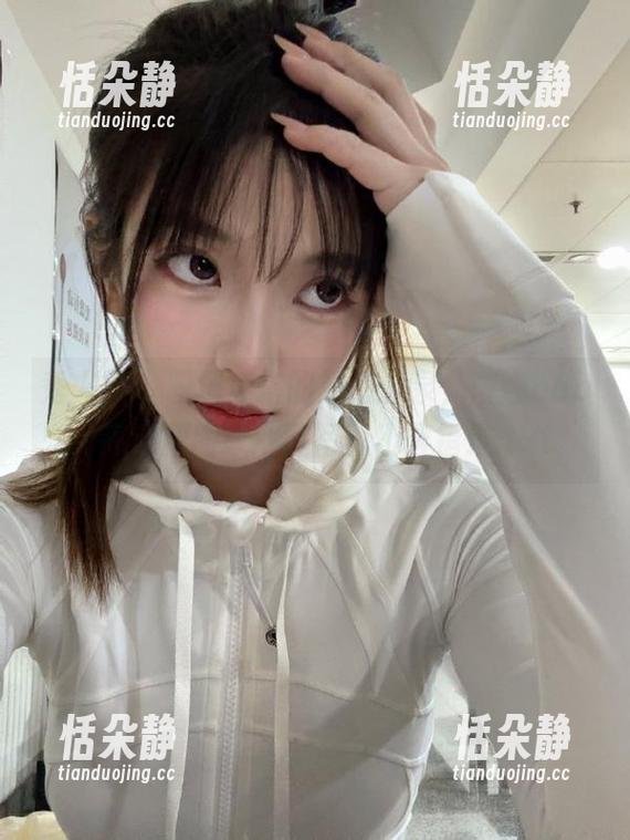 秀人网 - 职场穿搭的灵感源泉，娜娜baby高清原图职业装写真不容错过.txt
