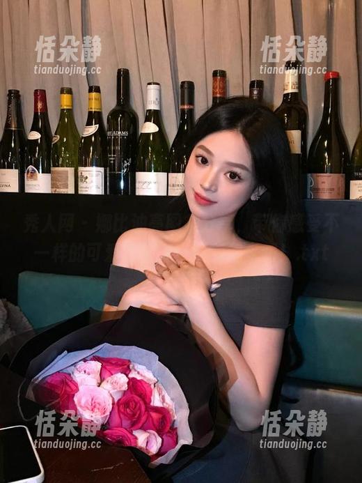 秀人网 - 娜比油亮图集分享，带你感受不一样的可爱，快来一起嗨起来吧！.txt