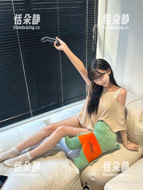 秀人网 - 安妮Tess短裙写真：海量免费美图，让你一饱眼福！.txt