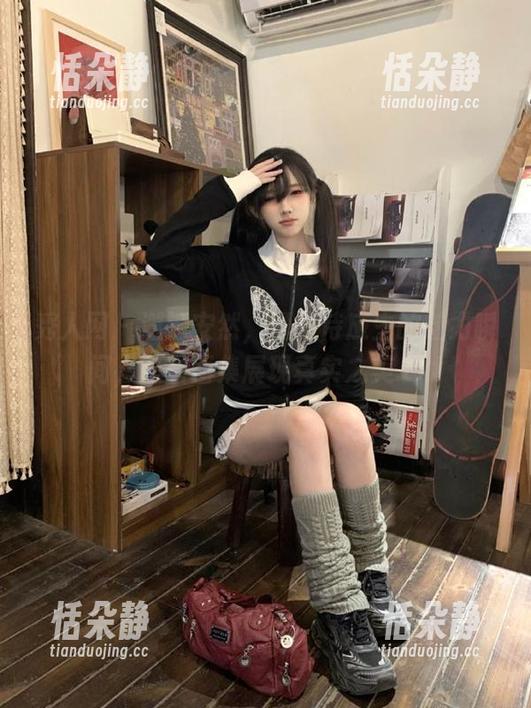 秀人网-安然 秀人网 - 邂逅安然,酒吧侍应生的魅力瞬间,原图图集展现真实之美.txt