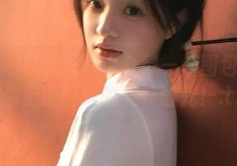 秀人网 – 厨房里的小仓鼠——图包和原图带你走进厨娘的美味时光！.txt