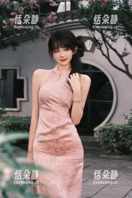 秀人网 - 一起探索小茉莉jasmine的海边写真：在线获取最美的资源体验！.txt