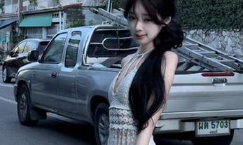 秀人网 – 揉揉肉肉的魅力写真合集，展现不同风格的独特套装.txt