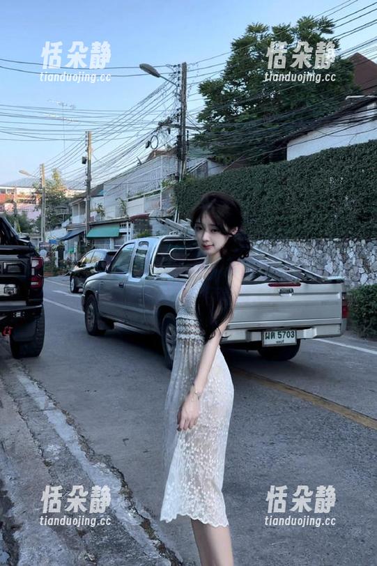 秀人网 - 揉揉肉肉的魅力写真合集，展现不同风格的独特套装.txt