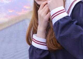 秀人网 – 模特悦悦女王的作品图包，带你领略美丽与自信的完美结合.txt