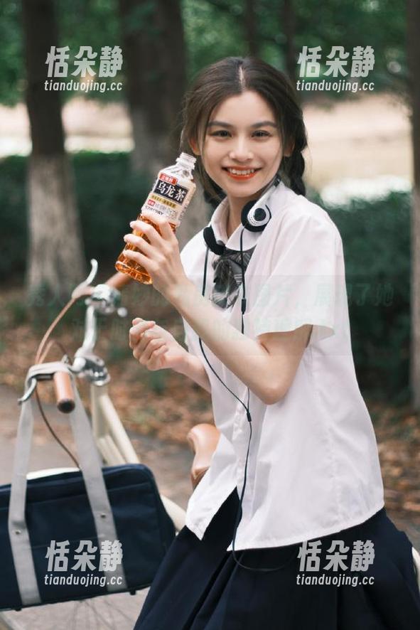 秀人网 - 清妙的私房皮衣图片，展现了她对于时尚与自我的独特理解.txt