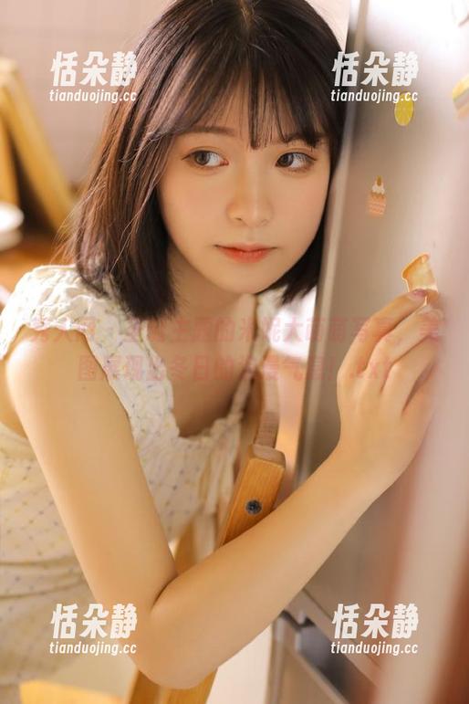 秀人网-米妮大萌萌 秀人网 - 圣诞主题的米妮大萌萌写真,美图展现出冬日的浪漫气息!.txt