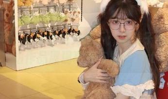 秀人网 – 在天使的光辉下：糯美子mini私拍作品展现真实与幻想.txt