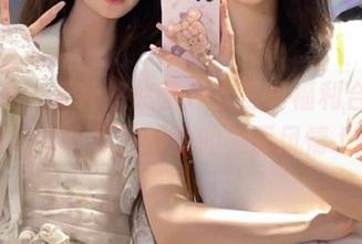 秀人网 – 萝莉悠悠酱泳衣写真福利合集，带你领略夏日沙滩的美丽风情.txt