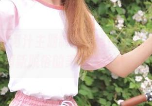 秀人网 – 阿汁主题制服写真图集：沉浸在她清新脱俗的美丽瞬间中.txt
