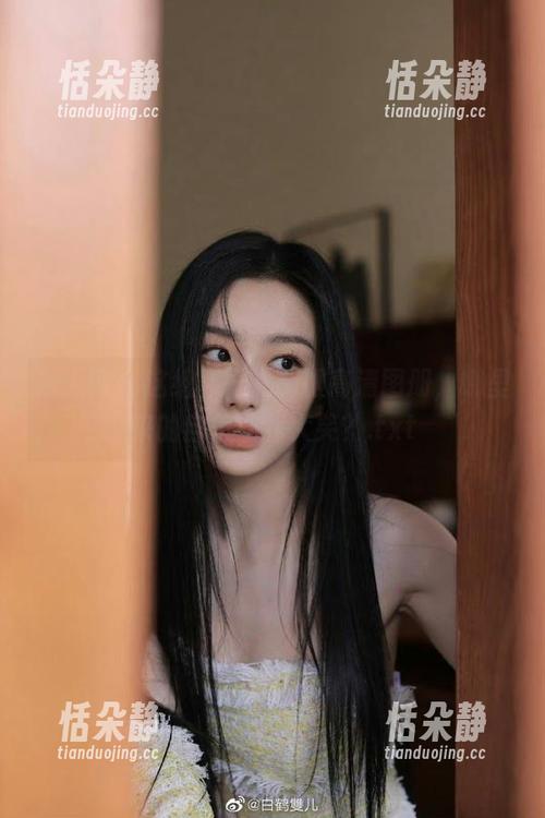 秀人网 - 这组韩姗姗制服高清图册，哪里来的自信让我大笑？.txt