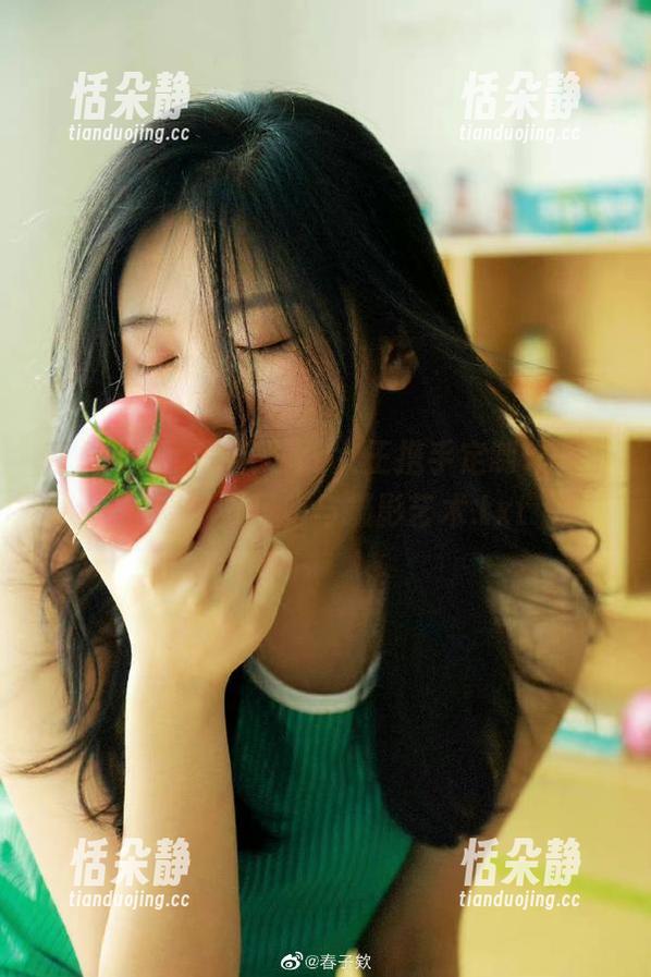 秀人网 - 鱼子酱fish女王携手定制作品，诠释个人风格与摄影艺术.txt