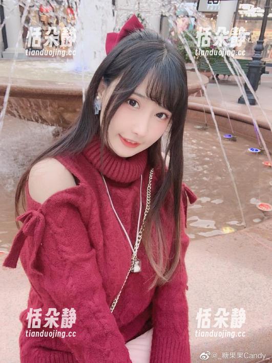 糖果果Candy的户外校服图集在线解锁，带你领略别样校园风景.txt